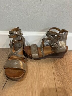 Miz Mooz Metallic Bronze Shay Strappy Wedge Sandals size 38